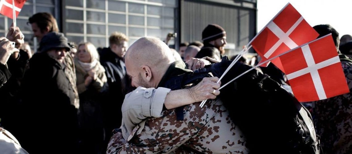 Soldater-hjemkomst fra Afghanistan. Ankomst i Roskilde Lufthavn kl. 14.35 d. 20/2-2011